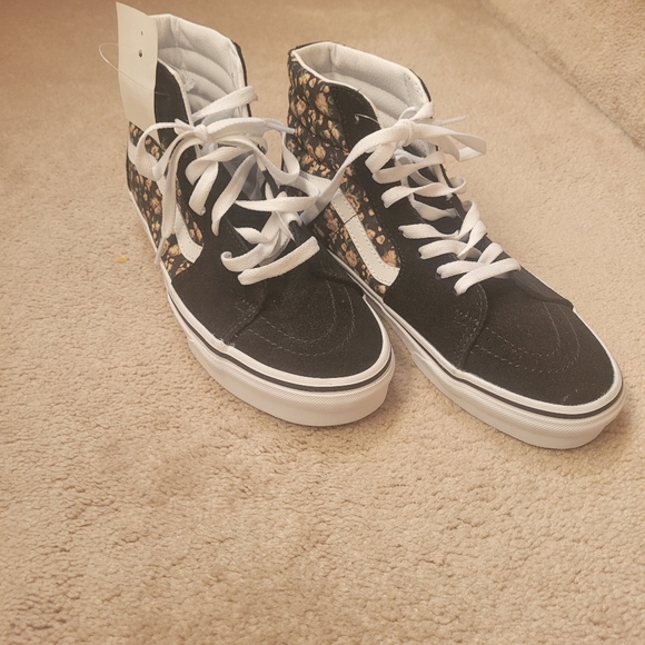 Ladies Sneakers - Picture 6 of 9